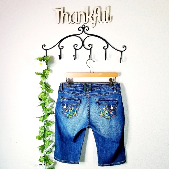 EUC🔥 COOGI denim capris - Picture 2 of 8